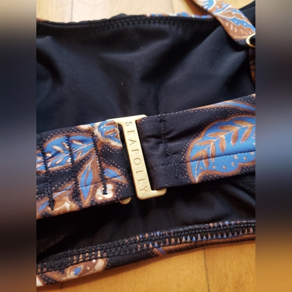 NWOT Seafolly Silk Road Scoop neck bikini top. Paisley.Black, blue. 4 US. DD Cup - Picture 6 of 11